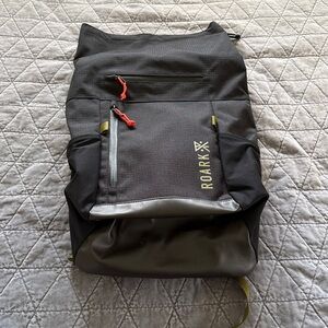 Roark Passenger 27L 2.0 Bag - Black